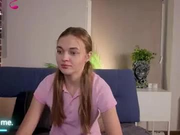 moirawenzinger — Heeeeyy, my name is Kylie!! Goal: Jiggle my ass close to cam #muscles #18 #New #LovensE #SKINNY [39 tokens remaining]