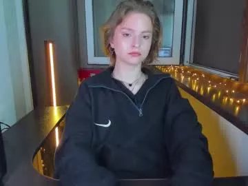 Away mollydangerous on Chaturbate