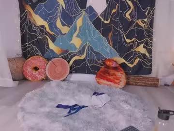 Freechat mollyflwers on Chaturbate