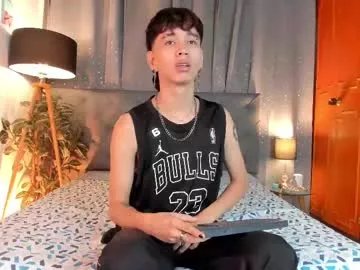 Freechat novaybrian on Chaturbate