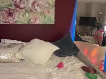 Freechat officiallyonlytams on Chaturbate