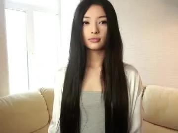 palmiratownzen — first steps here Goal: hug yourself and stand like a shy girl 6_6 i'm #new here <i'm #young #18 #asian and very very #shy [253 tokens remaining]