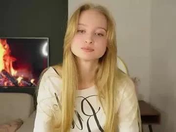 rubyecrisan — Turn around so you can rate my outfit #new #bigass  #18 #cute #tinyboobs [15 tokens remaining]