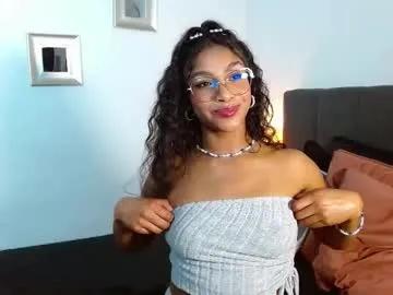 sasha_bowei —  Hello, im online, dont me make wait  #bigass  #18 #latina #pantyhose #braces