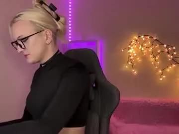 tiffany2005 — GOAL: cum in front of everyone [583 tokens remaining] Welcome to my room! #18 #bigdick #bigass #trans #cam