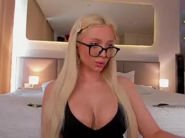 Freechat wow_peach_girl on Chaturbate