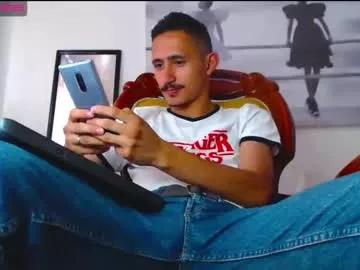 Freechat xxxhome_alonexxx on Chaturbate