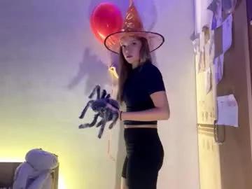 yasminmarus — Goal:  Stand up and show off your outfit today  -   Hi Im Amy, in #new here sorry if m so #shy beacause im just #18 #pretty #young [33 tokens remaining]