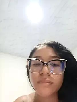 -VICKKY on StripChat