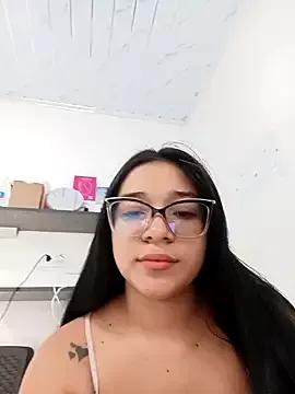 -VICKKY on StripChat
