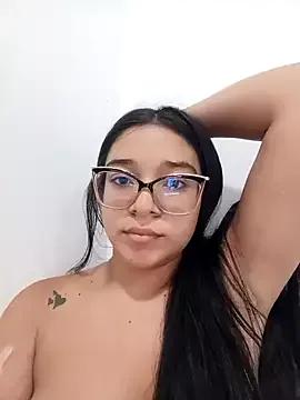 -VICKKY on StripChat
