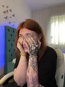 _Chlo__e — Boobs or ass