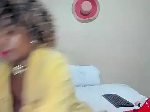 AfricanSquirtingQueen — outdoor fucking and squirting