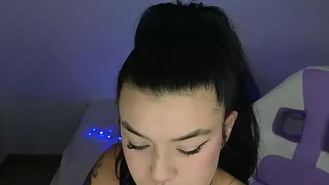 Alahia7demon on StripChat 