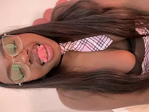 Group alissradiante1 on StripChat