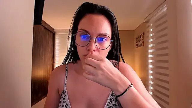 anabel_025 on StripChat 