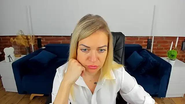 Anna_Snows on StripChat 