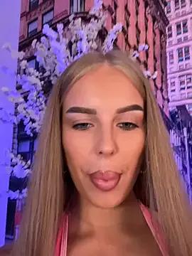 AubrieleRouj1 — Freechat on StripChat