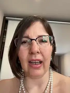 Freechat B_Bonya_m on StripChat