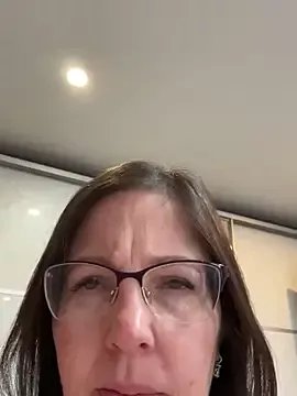 Freechat B_Bonya_m on StripChat