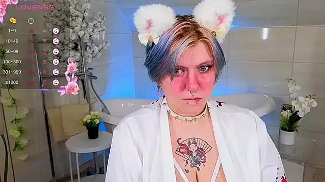 bluelunaray on StripChat