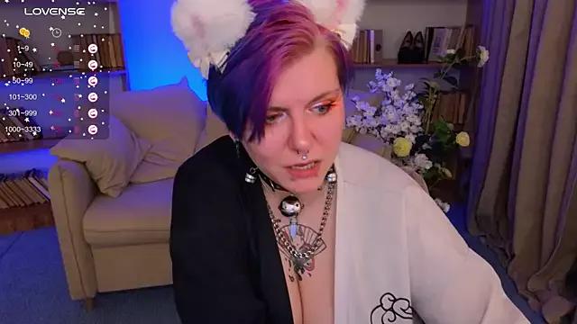 bluelunaray on StripChat