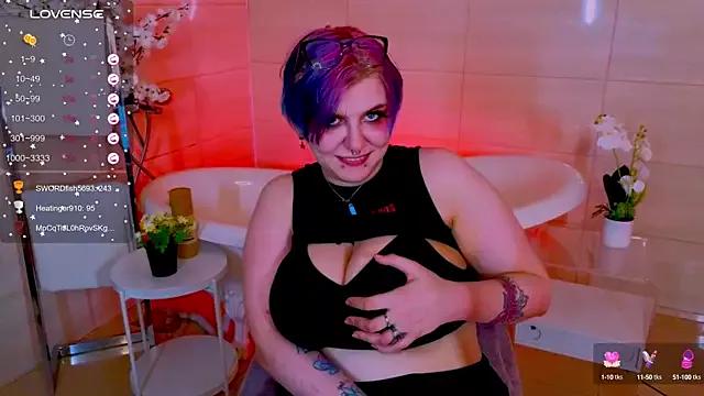 bluelunaray on StripChat