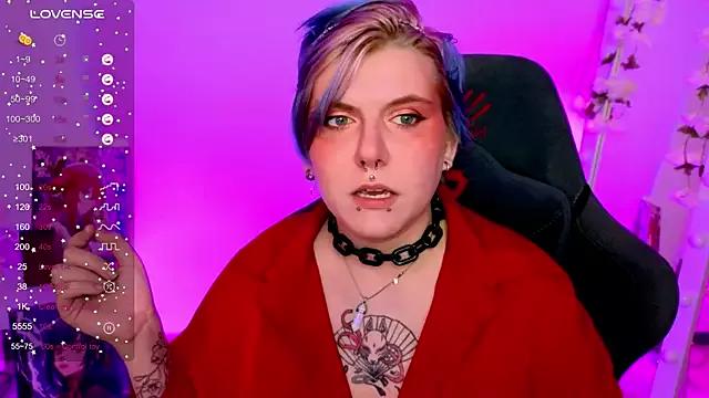 bluelunaray on StripChat