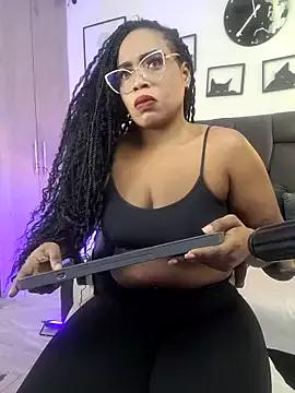 Freechat CandyMartinez_ on StripChat