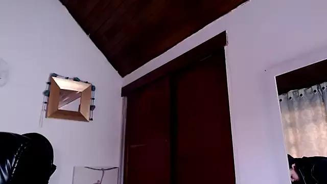 CelessteRedds on StripChat 