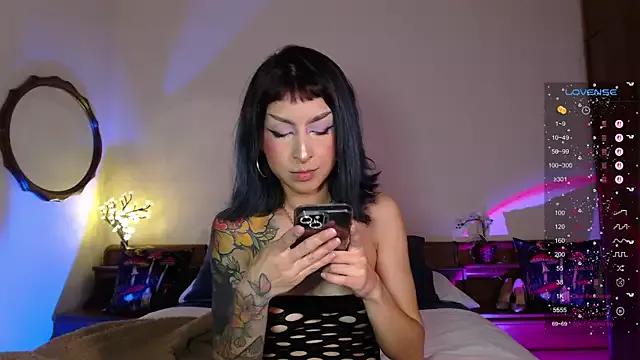 Freechat Cinamoonn on StripChat