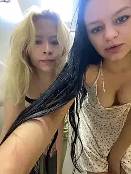 Freechat Cum_girlss on StripChat