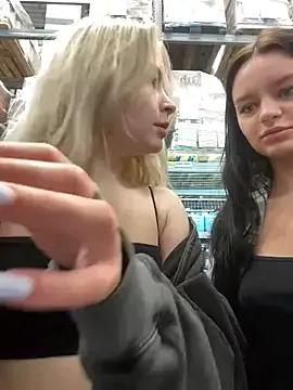 Freechat Cum_girlss on StripChat