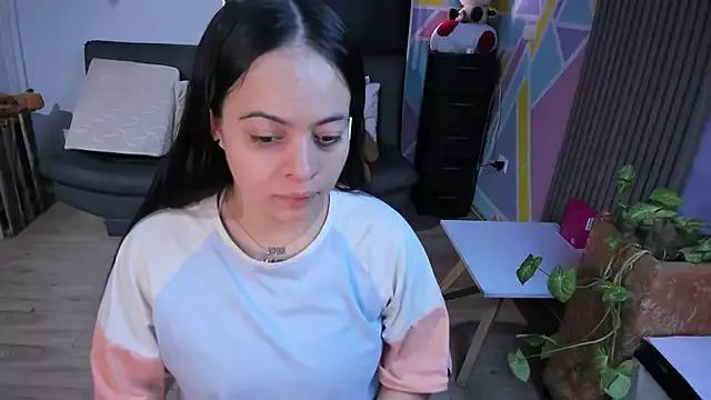 Freechat Cuttiealice on StripChat