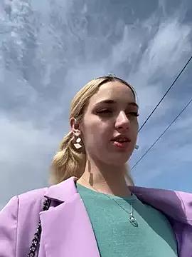 Freechat DollyTall on StripChat