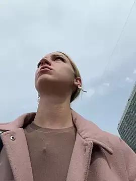 Freechat DollyTall on StripChat