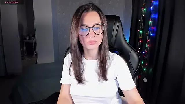 EllaFresh on StripChat 