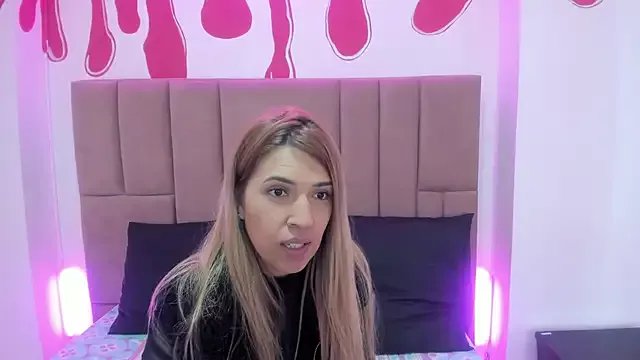 EvaaLovia1 on StripChat 