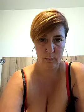 Evalibertinesexy — Seins nus + huile