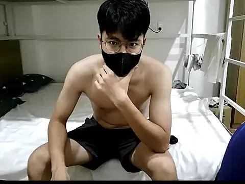 Gwencloudy — Freechat on StripChat