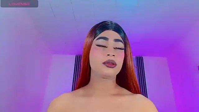 Hellen_moons__ on StripChat 