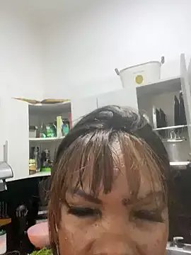 Freechat HornyMariu on StripChat