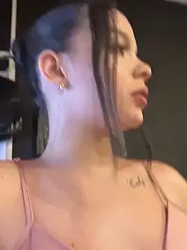 JullieBoo on StripChat 