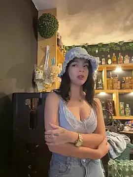 JullieBoo on StripChat 