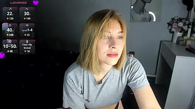 Freechat KindKristy on StripChat