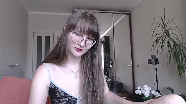 Freechat KiraGoldens on StripChat