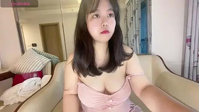 Kittenfishing on StripChat 