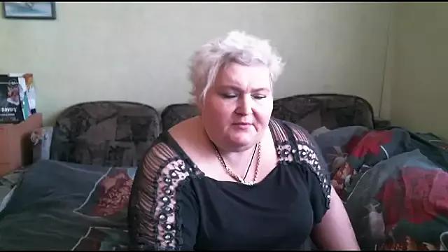 Lana555 on StripChat 