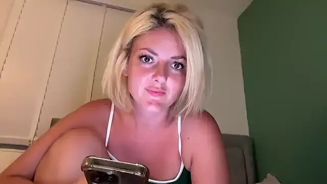 Leylah_Linda on StripChat 