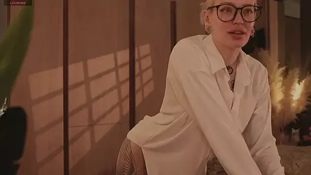 Freechat LinaKinky on StripChat